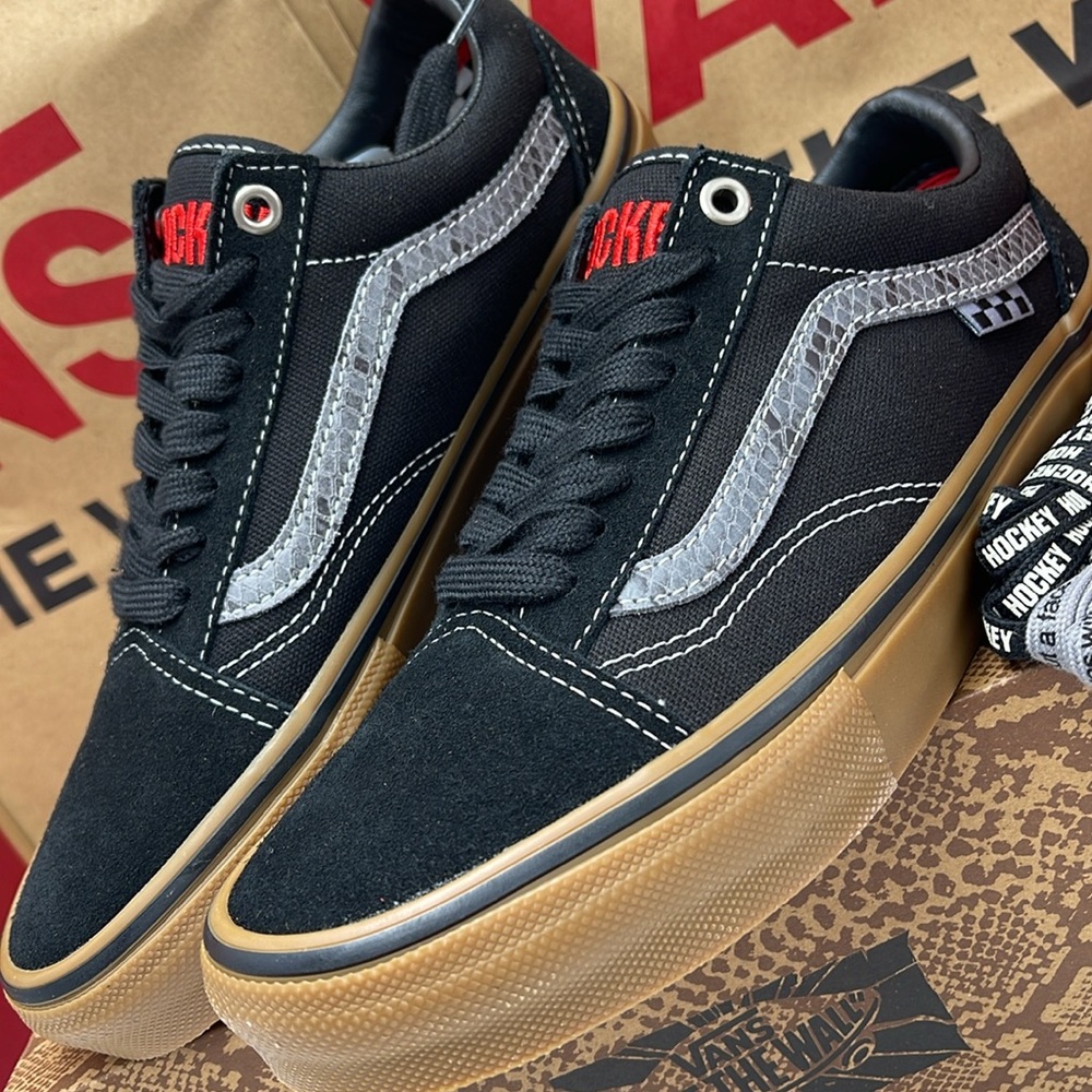 Vans Men’s Skate Old Skool Hockey Skateboards Black/ VN0A5FCB18J
Sneakers - Picture 9 of 16